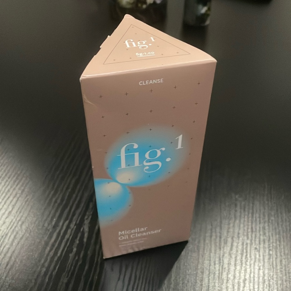 FIG. 1 micellar oil cleanser